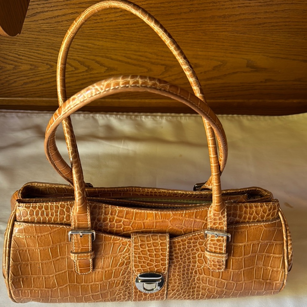 Liz Claiborne’s Tan Crocodile Pattern Tan Handbag - Picture 1 of 17